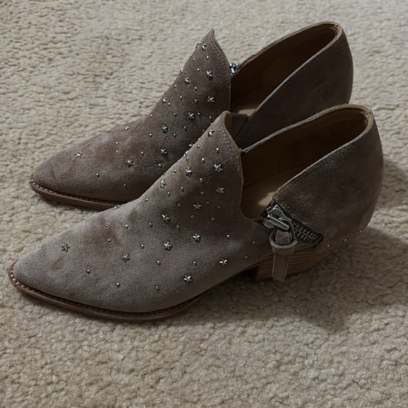 Sigerson Morrison Tan New Avola Haile Star Studded Pointed Toe Suede Bootie - Picture 2 of 5